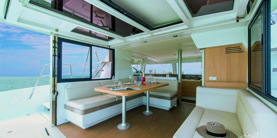 Bali catamarans 4.0 lounge