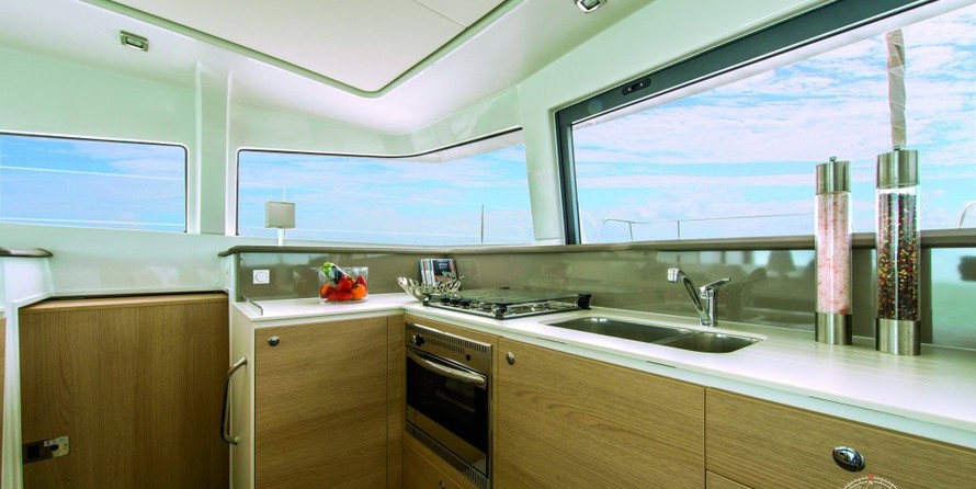 Bali catamarans 4.0 lounge