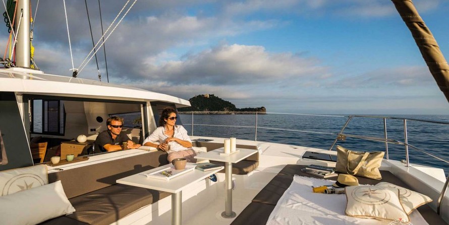 Bali catamarans 4.0 lounge