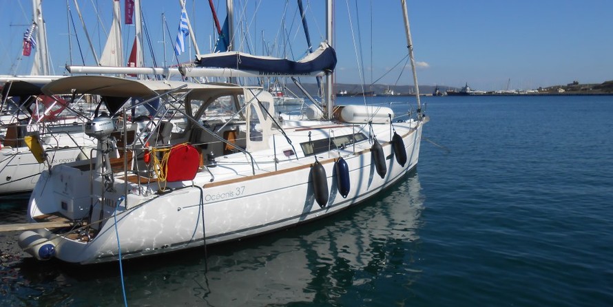 Beneteau Oceanis 37
