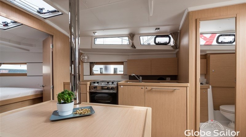 Beneteau Oceanis 38.1