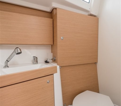 Beneteau Oceanis 38.1