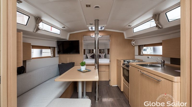 Beneteau Oceanis 38.1