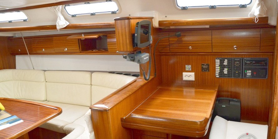 Bavaria 44