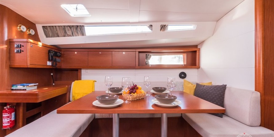 Beneteau Oceanis 48