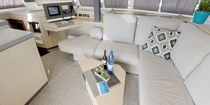 Fountaine Pajot Saona 47