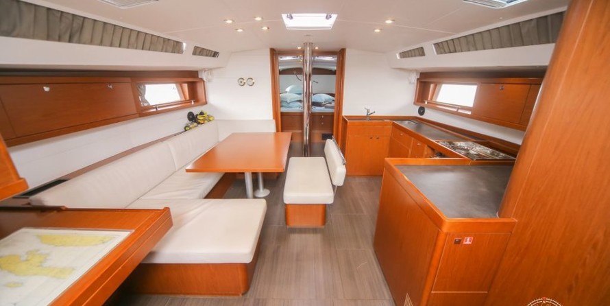 Beneteau Oceanis 48