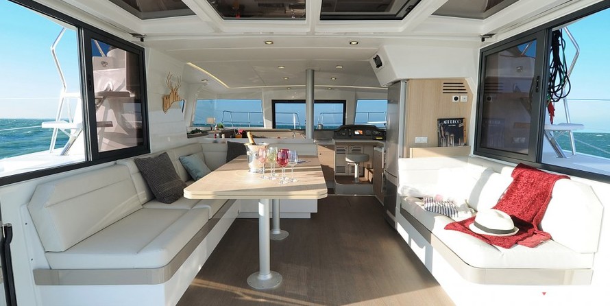 Bali catamarans 4.0 lounge