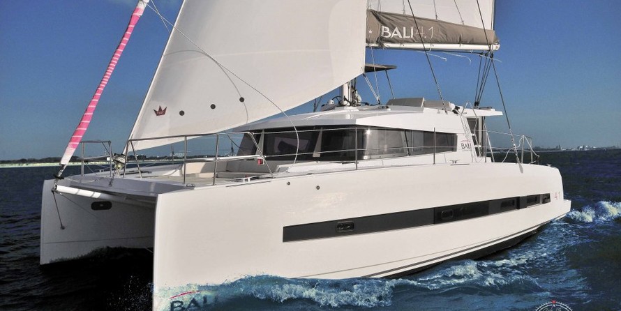 Bali catamarans 4.0 lounge