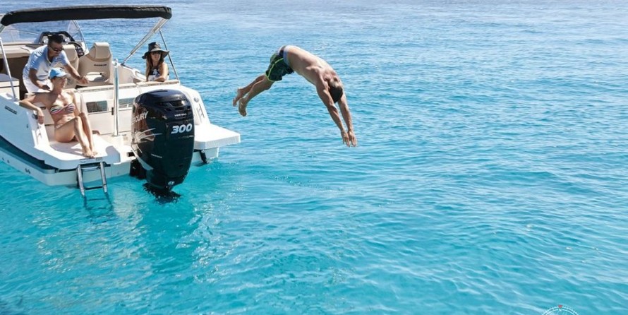 Quicksilver Activ 755 Open