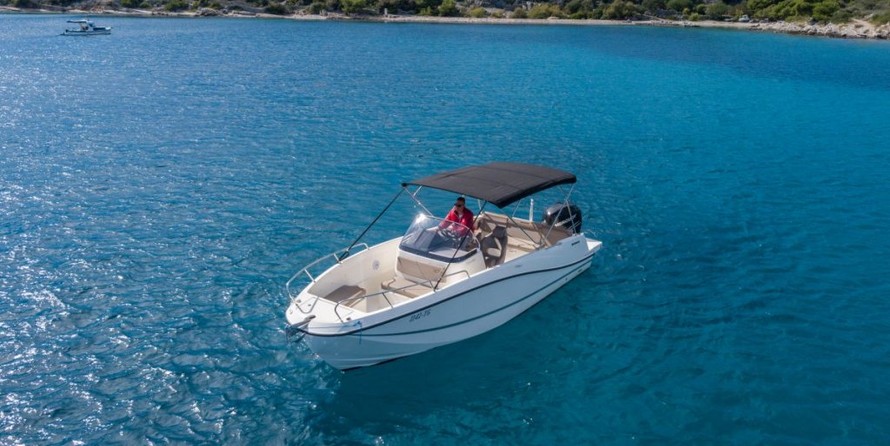 Quicksilver Activ 755 Open