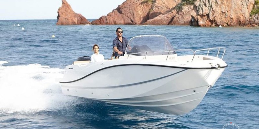 Quicksilver Activ 755 Open