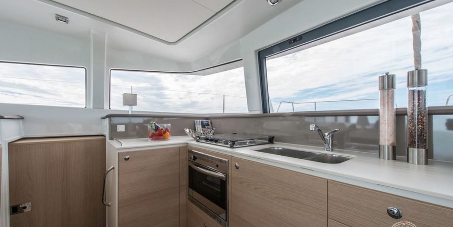 Bali catamarans 4.0 lounge