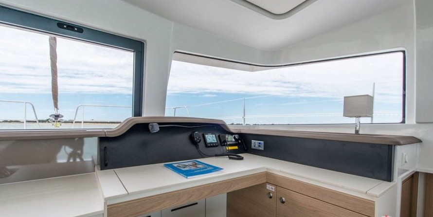 Bali catamarans 4.0 lounge