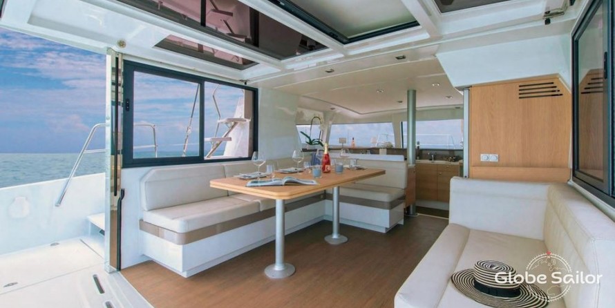 Bali catamarans 4.0 lounge
