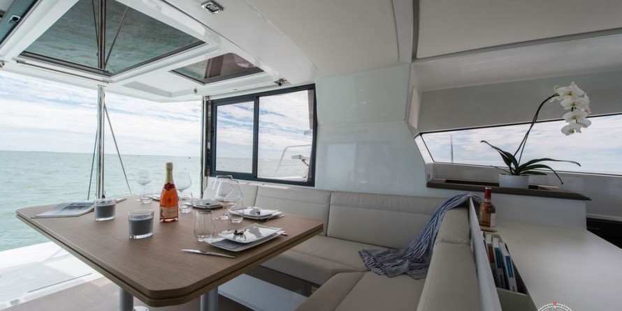 Bali catamarans 4.0 lounge