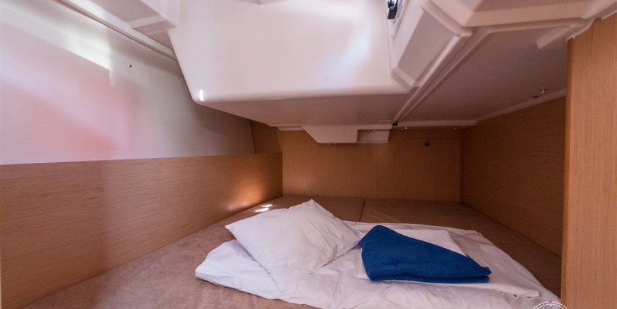 Beneteau Oceanis 38