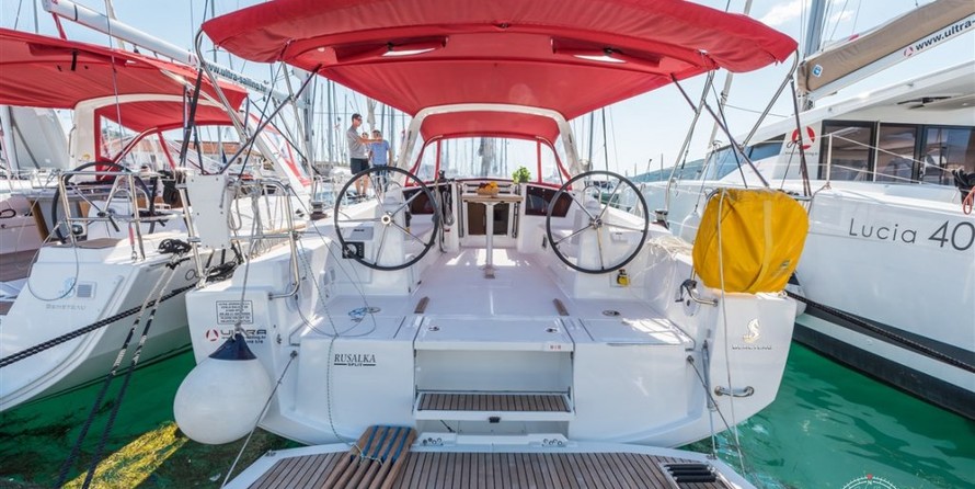 Beneteau Oceanis 38