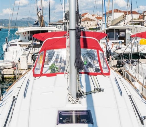 Beneteau Oceanis 38