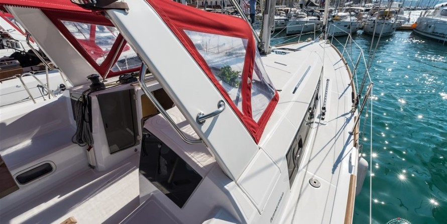 Beneteau Oceanis 38