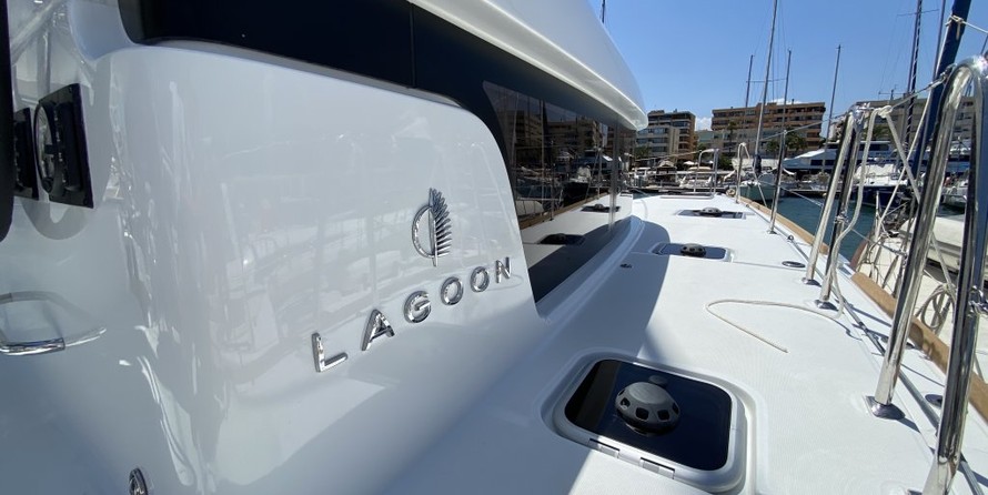 Lagoon 40