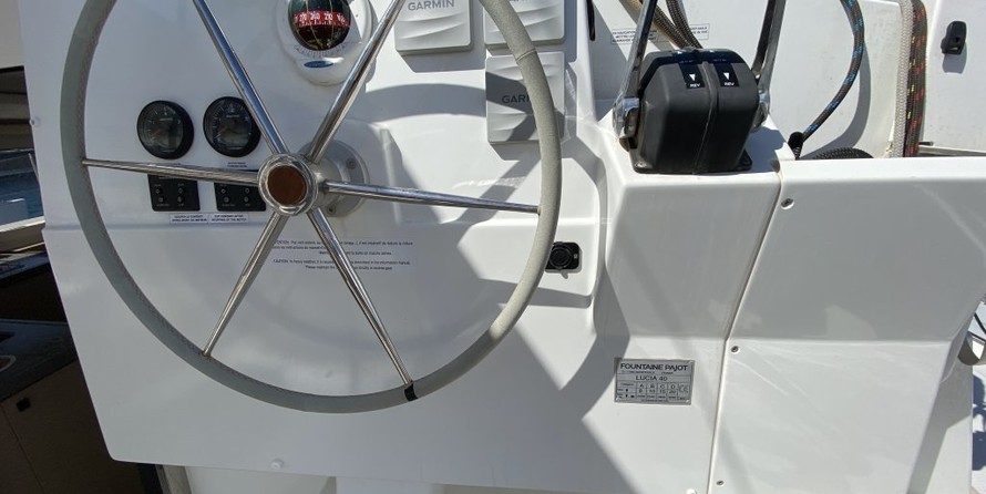 Fountaine Pajot Lucia 40