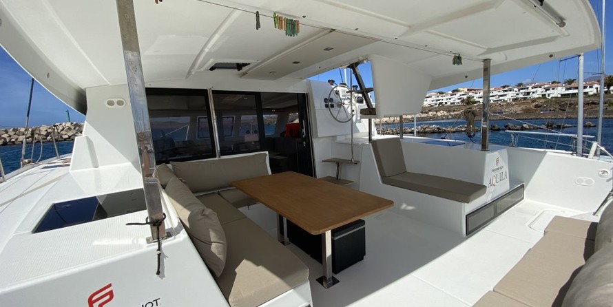 Fountaine Pajot Lucia 40