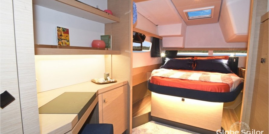 Fountaine Pajot Lucia 40