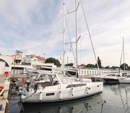 Beneteau Oceanis 41.1