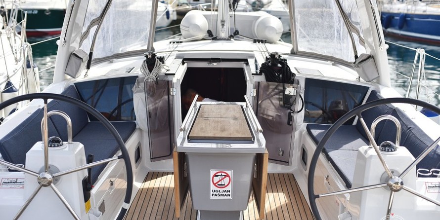 Beneteau Oceanis 41.1