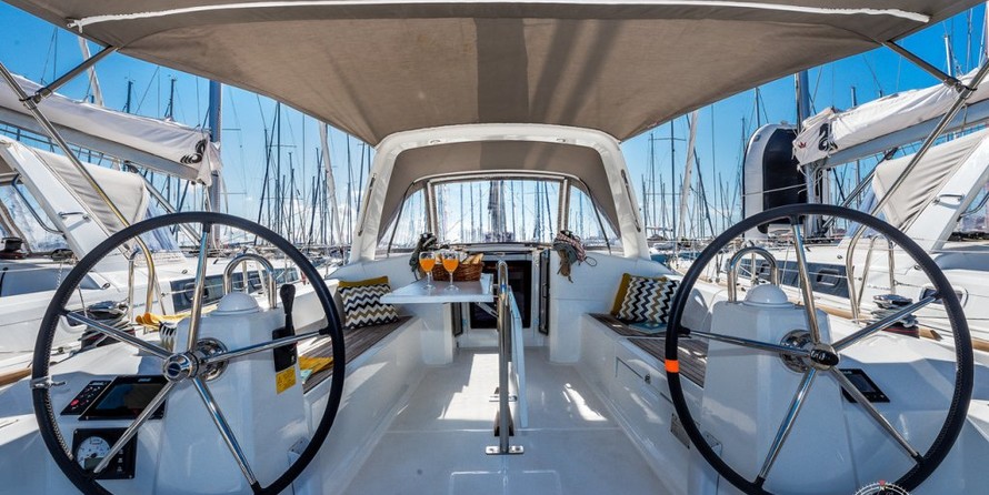 Beneteau Oceanis 38.1