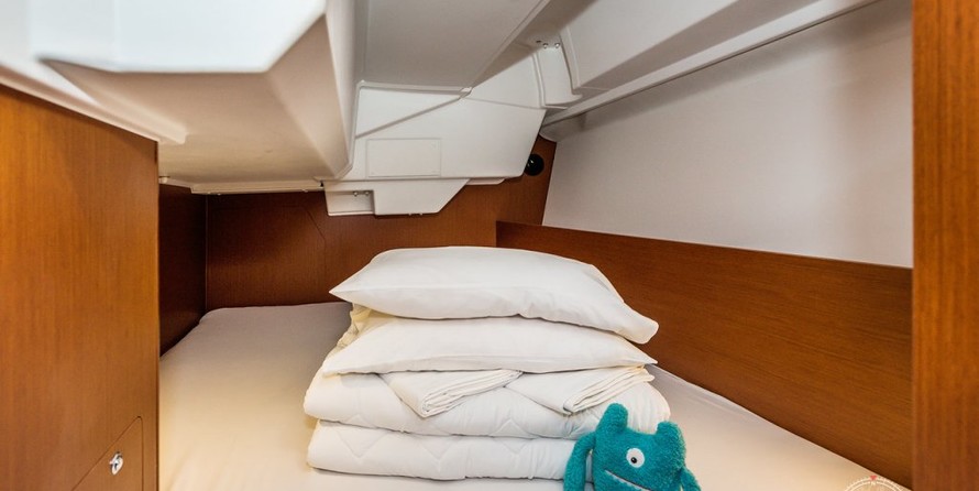 Beneteau Oceanis 38.1