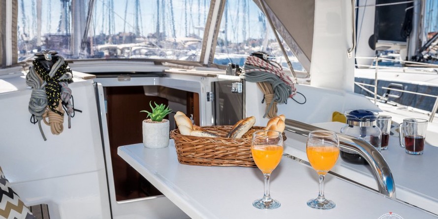 Beneteau Oceanis 38.1