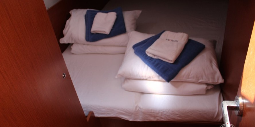 Beneteau Oceanis 38.1