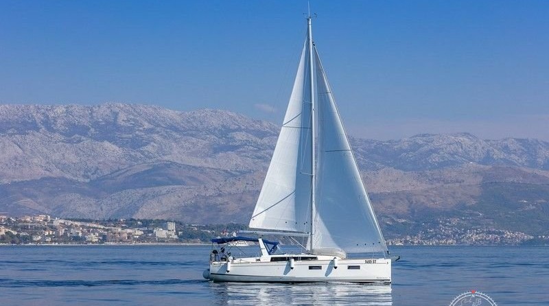 Beneteau Oceanis 38.1