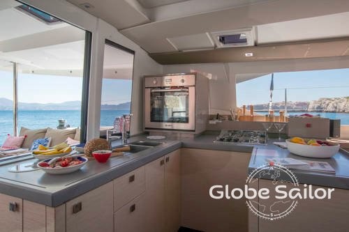 Fountaine Pajot Astréa 42