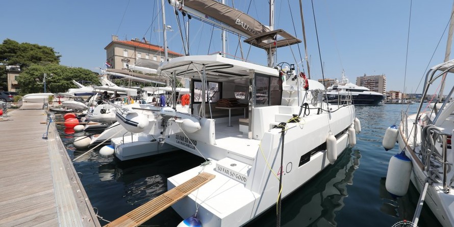 Bali catamarans 4.0 lounge