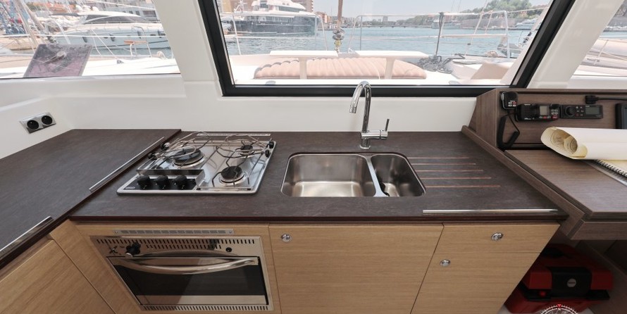 Bali catamarans 4.0 lounge