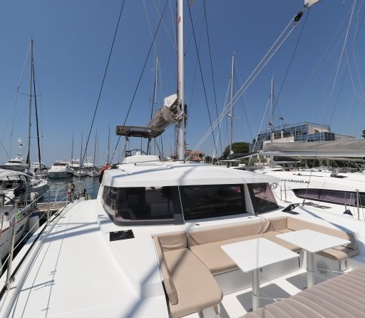 Bali catamarans 4.0 lounge