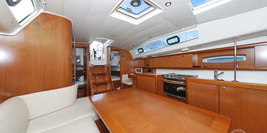 Beneteau Oceanis 40