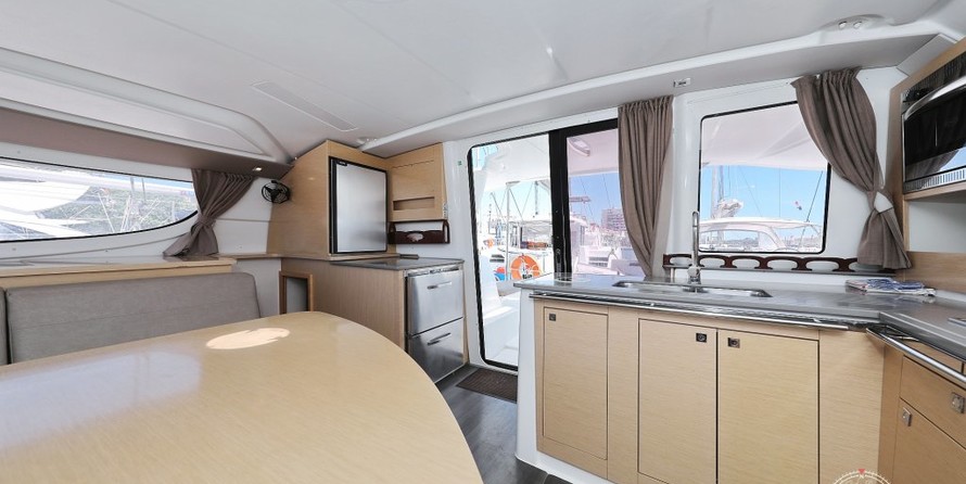 Fountaine Pajot Lipari 41