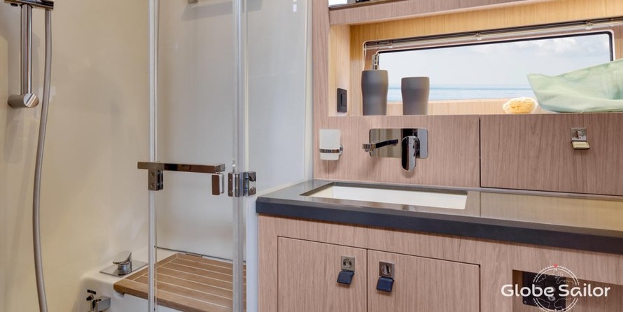 Beneteau Oceanis Yacht 62