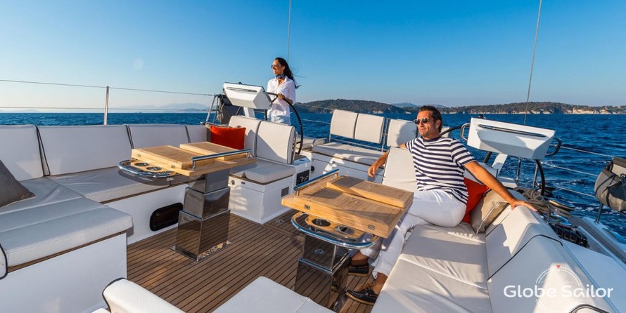 Beneteau Oceanis Yacht 62