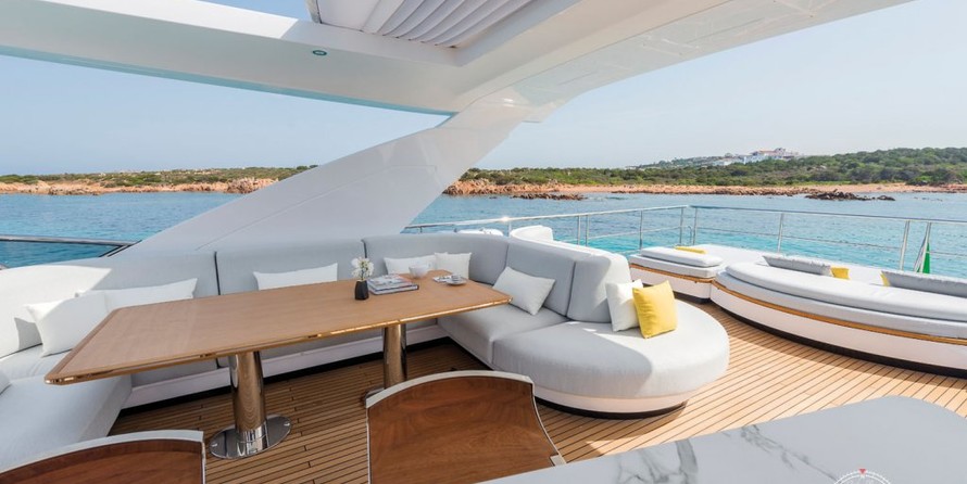 Azimut Grande 27 METRI