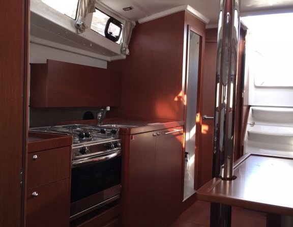 Beneteau Oceanis 38.1