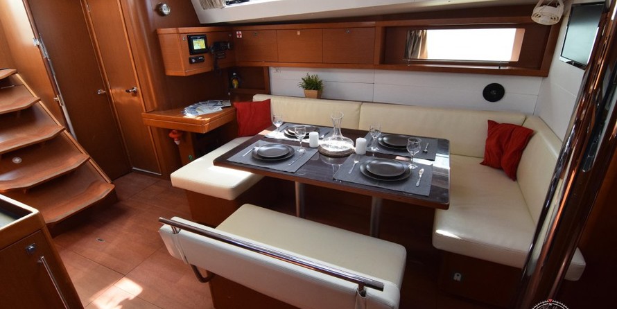 Beneteau Oceanis 48