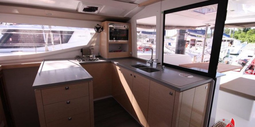 Fountaine Pajot Helia 44