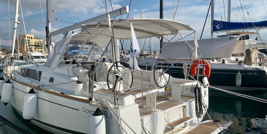 Beneteau Oceanis 38.1