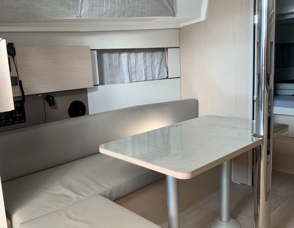 Beneteau Oceanis 38.1