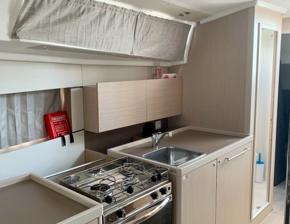 Beneteau Oceanis 38.1